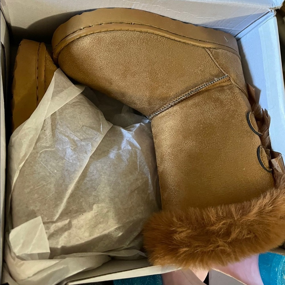 Girl boots